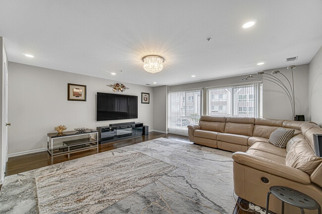 Photo - 673 Fountainview Dr
