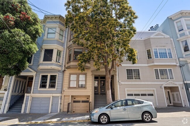 Building Photo - 2 Bed + Office, 1 Bath - Russian Hill Edwa... Rental