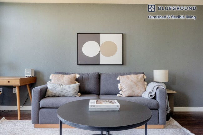 Photo - 111 N Rengstorff Ave Unidad FL2-ID1441