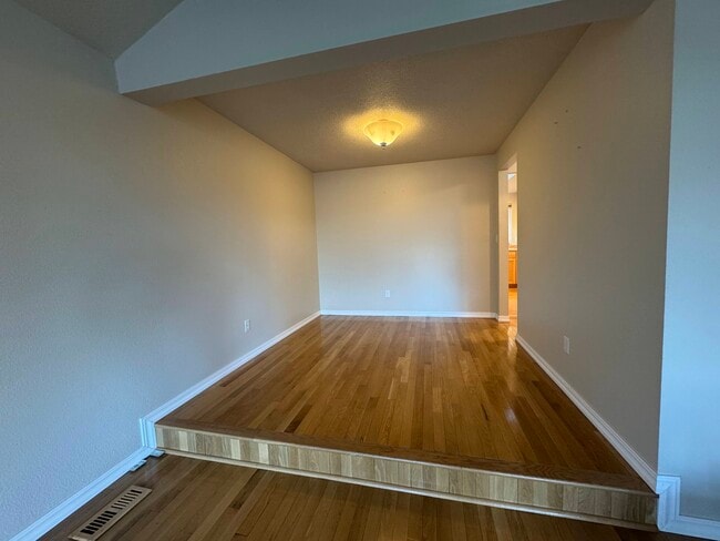 Photo - 9775 SW Robbins Dr