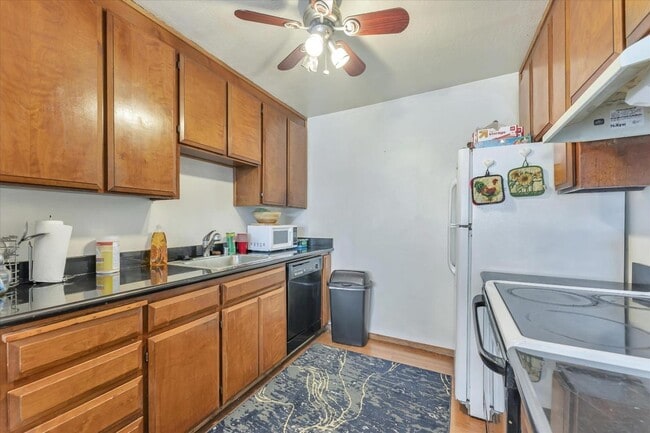 Photo - 455 Crescent St