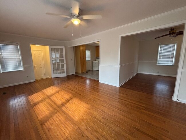 Photo - 3 Bedroom/1.5 Bath Charming House Large Fenced Yard