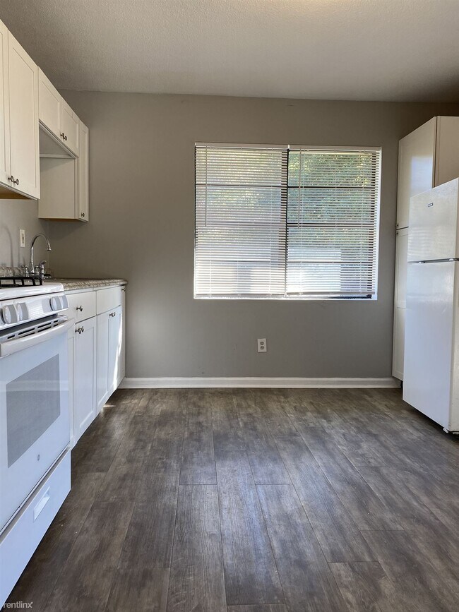 Photo - 3 br, 1 bath House - 6916 Bradshaw Drive