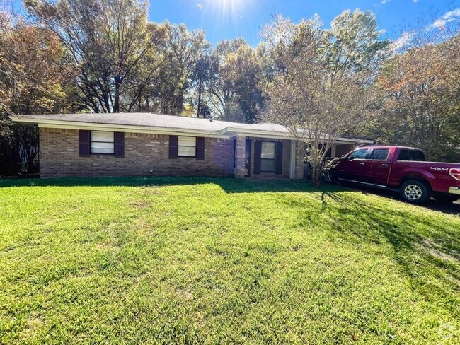 Building Photo - 2607 Maple Dr Rental