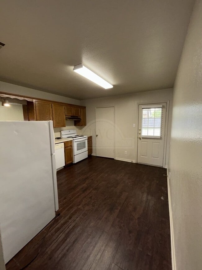 Photo - 2005 Windward Dr