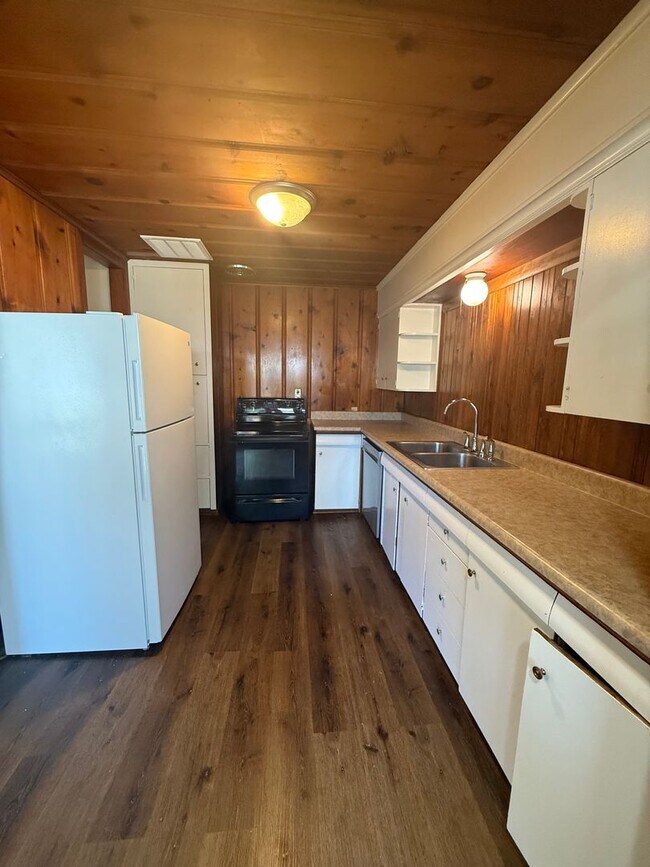 Photo - Spacious 3 Bedroom, 2 Bath Home in Springfield, MO!