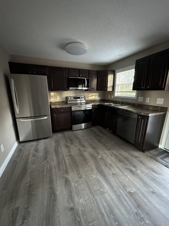 Photo - 119 Amanda Ln