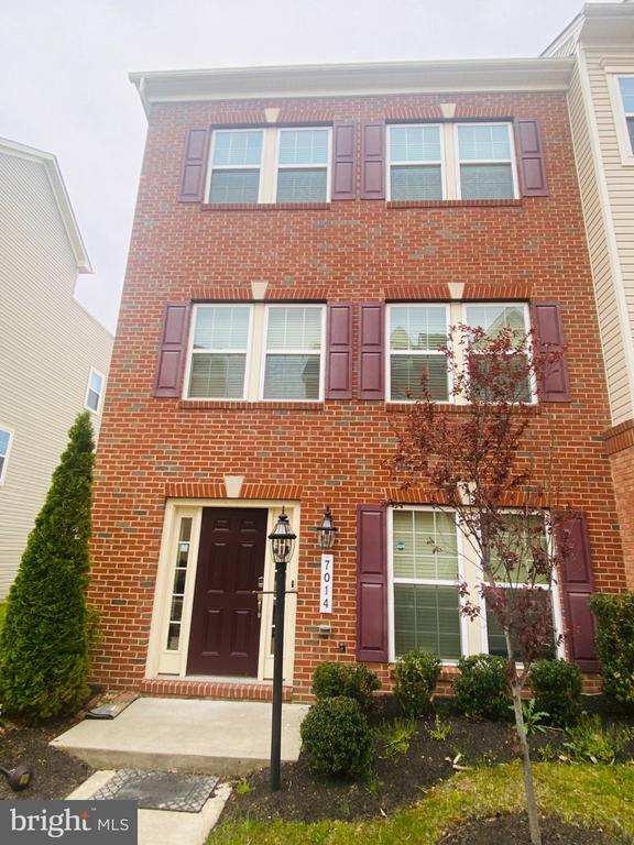 Building Photo - 7014 Foxton Way