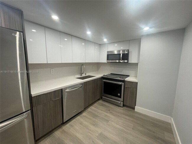 Photo - 780 NE 69th St Unidad 1608