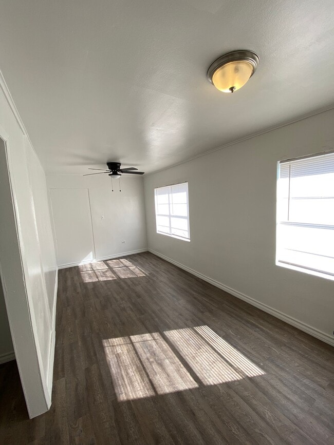 Photo - 938 E Adams St Unit Rear-Downstairs