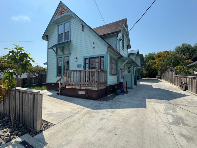 Building Photo - 514 Shaw Ave Unit C