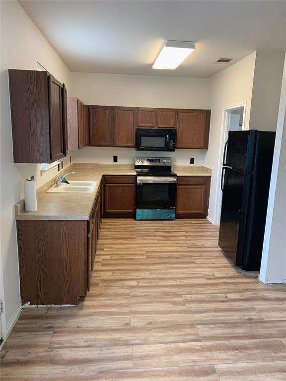 Photo - 719 Decker Dr