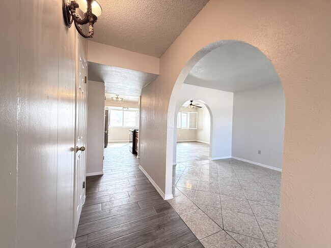 Photo - 9321 Sorbonne Dr