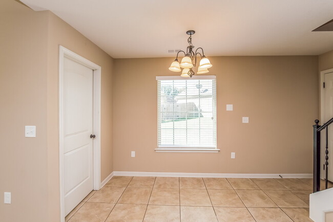 Photo - 2729 Miner Cove