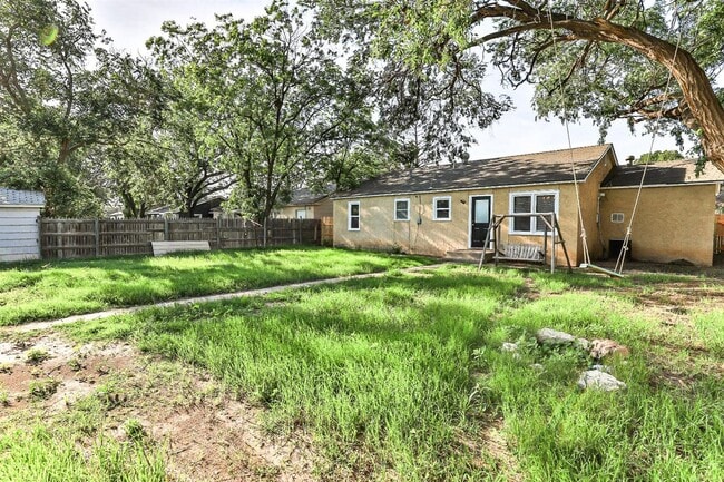 Photo - Cute 3/1 close to TEch and Medical $1,325 ...