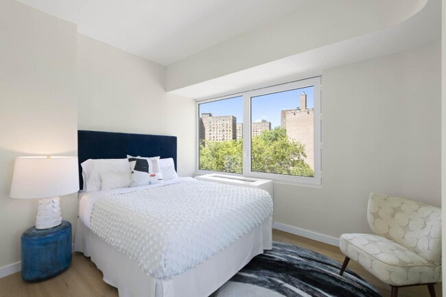 Photo - 1998 2nd Ave Unidad 9P