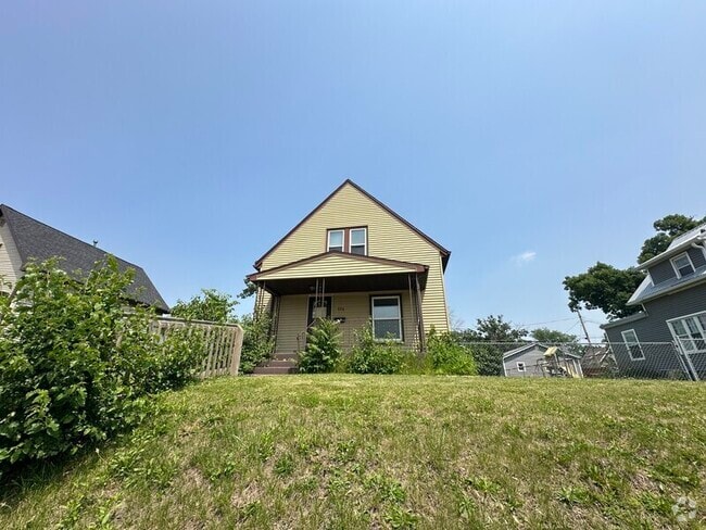 Building Photo - 826 Center Point Rd NE Rental