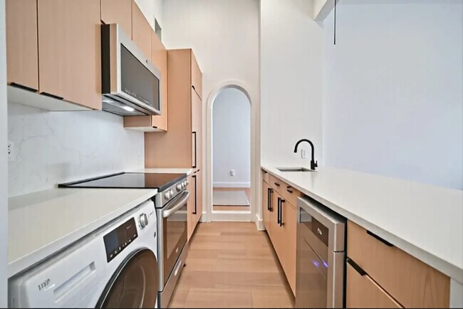 Photo - 19 St Marks Pl Unit ID1299053P