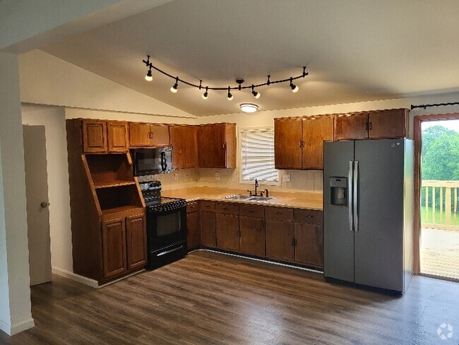 Building Photo - 56 Meadow Rd Rental