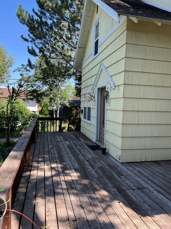 Photo - Charming 5 Bed, 2 bath home in the heart o...