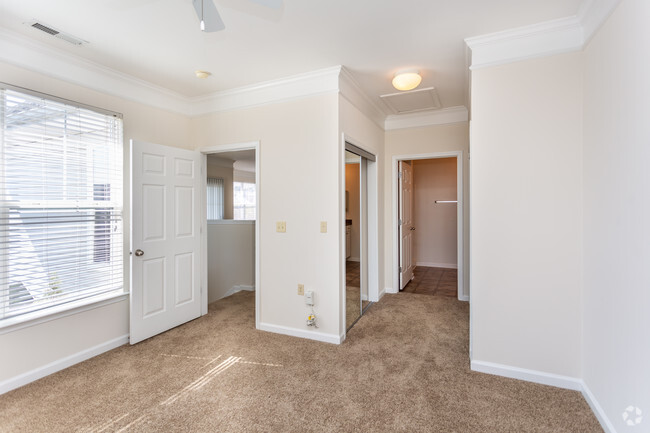 3BR, 2BA - Winthrop - 1220 SF - The Marlowe Apartments