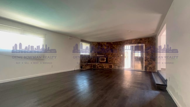 Photo - 4102 E Plaza Blvd