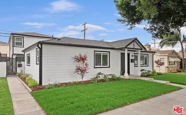 Photo - 6132 Myrtle Avenue