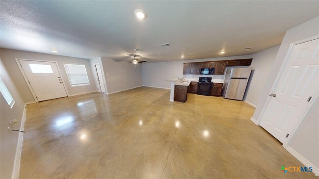 Building Photo - 1608 Tejas Trail