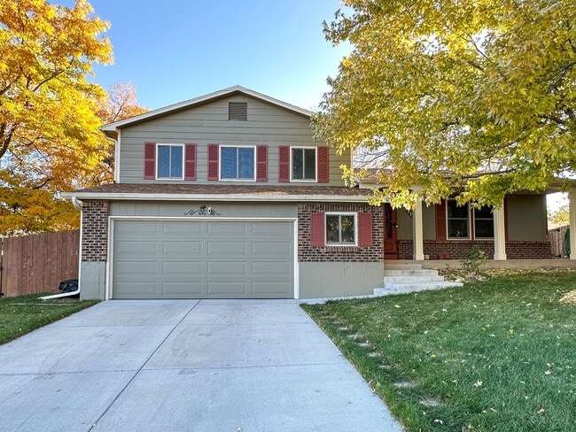 Building Photo - Updated Single-Family Home with Large Back...