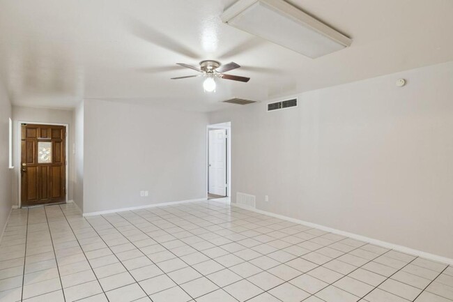 Photo - 3343 W Palmaire Ave