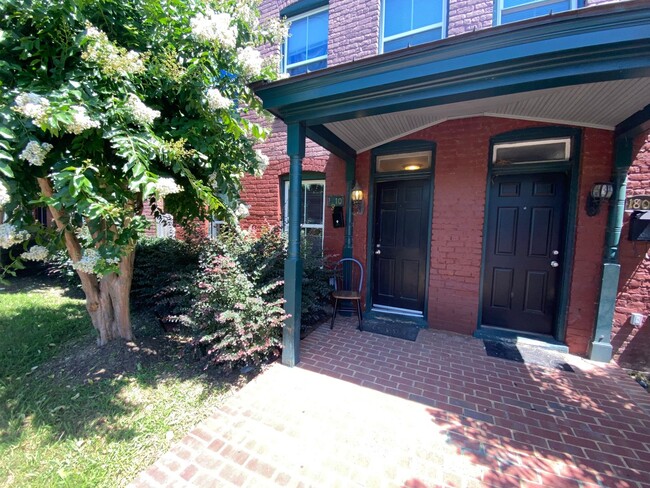 Photo - 1810 Parkwood Ave Townhome