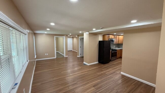 Building Photo - 11 Benefit Terrace Unit 1 Rental