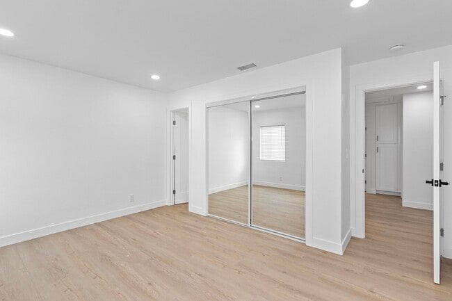 Photo - 4 bed main house!