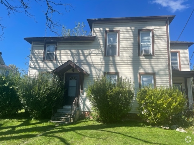 Building Photo - 599 S Court St Unit C Rental
