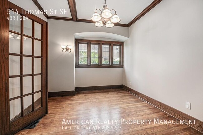 Photo - 514 Thomas St SE