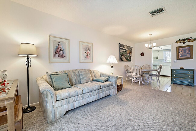 Photo - 2703 Dudley Dr W