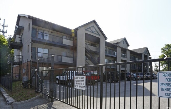 Photo - 1201 Laurel Ave Unit 106