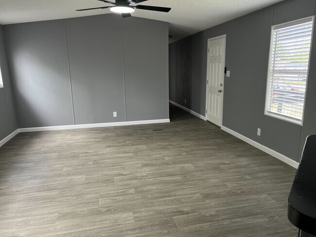 Photo - 750 Silent Valley Rd