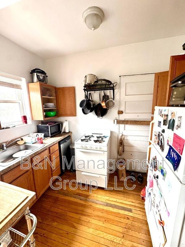 Photo - 1057 W Dakin St Unit #2