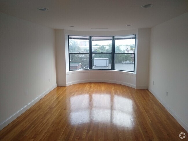 Building Photo - 44 Jersey St Rental