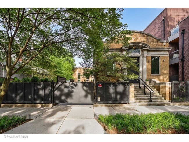 1019 N Wolcott Ave