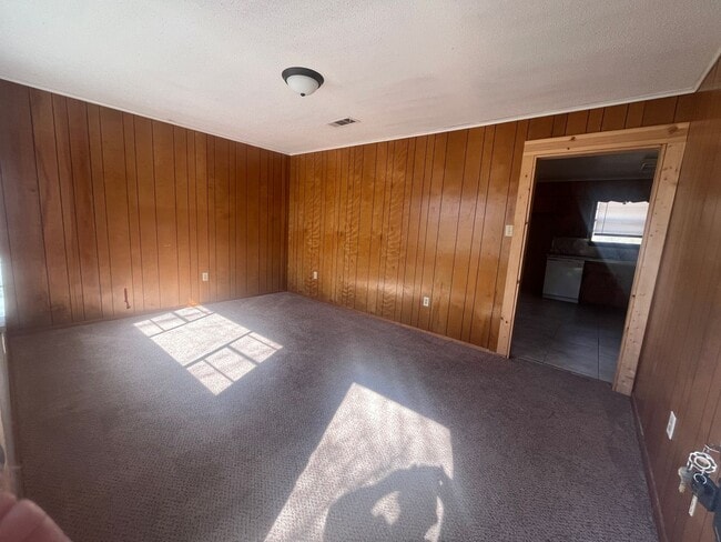 Photo - bed 1.5 Bath in Ward