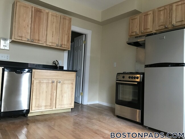 Photo - 232 Cambridge St Unidad 9