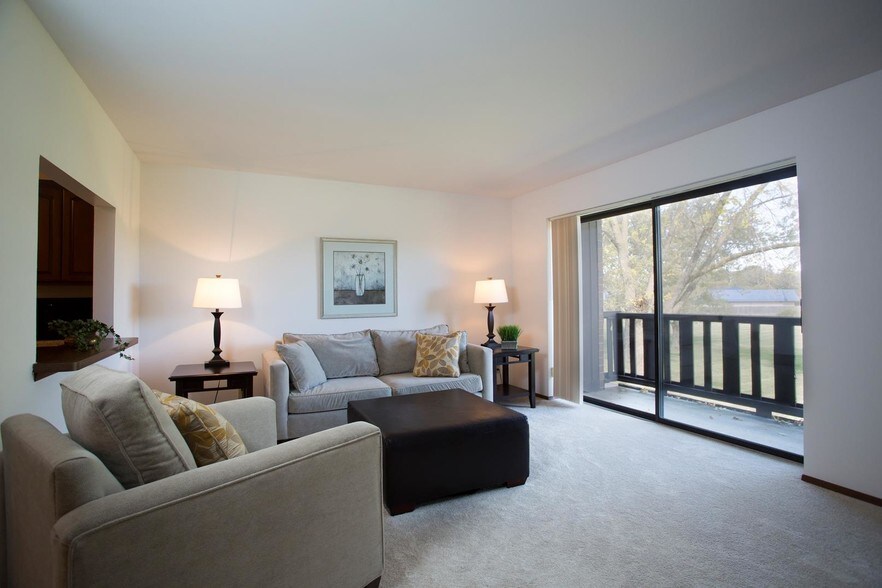 Foxcroft Apartments For Rent in Fox Point, WI