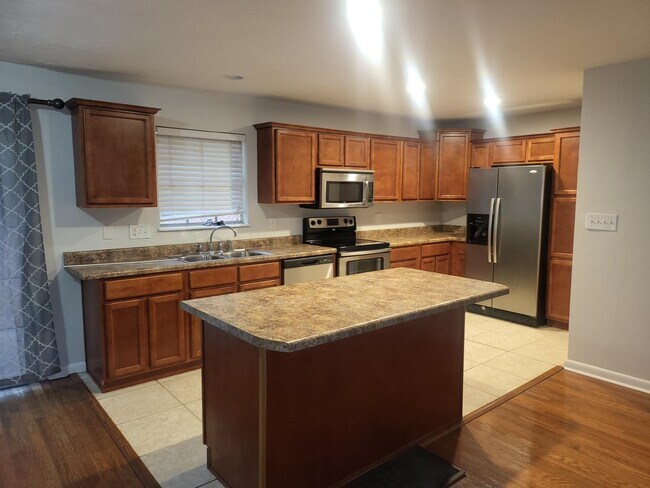 Photo - 1540 Pine View Dr House