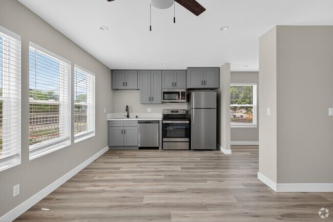 Building Photo - 113 S Lillie Ave Rental