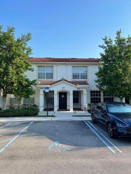 Building Photo - 549 SE Prescott Pl