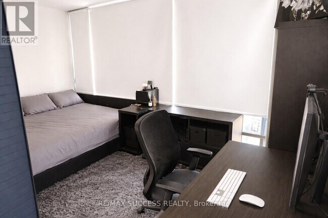 Photo - 25 Oxley St Unit 310