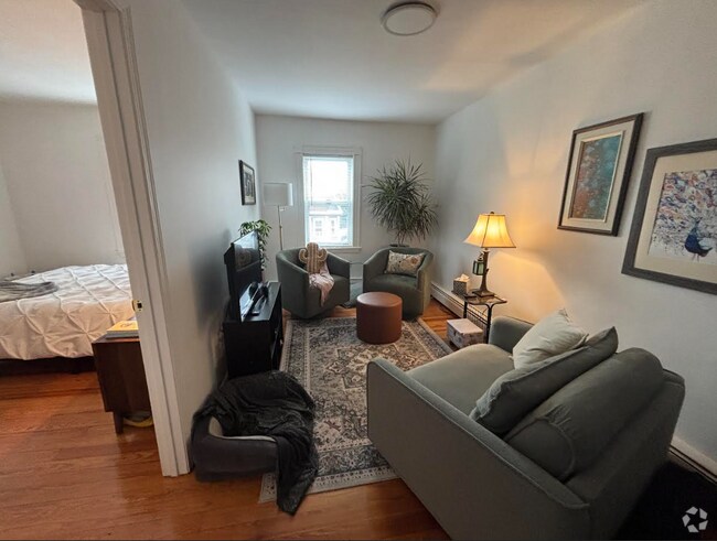 Building Photo - 17 Princeton St Unit 1 Rental