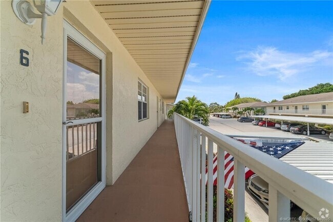 Building Photo - 2950 SE Ocean Blvd Unit 120-6 Rental